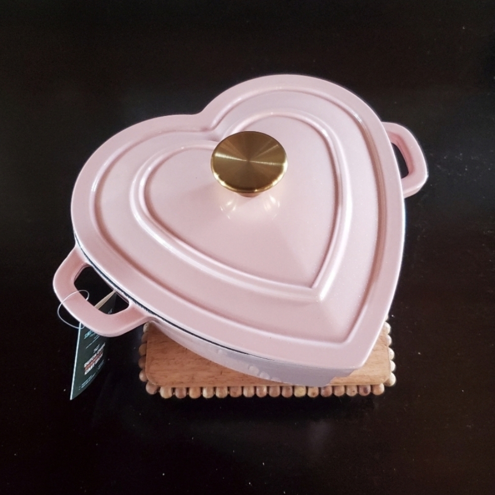 HTF Heart-Shaped Cast Iron Dutch Oven-NWT